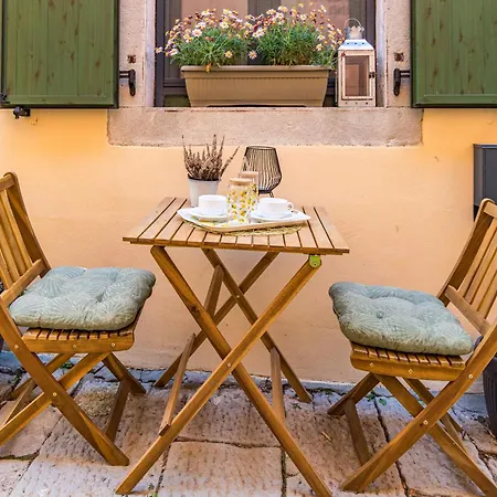 Cozy Leprin In Old Town Apartament